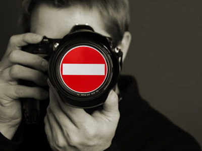 Εκεί όπου ο φακός των Μ.Μ.Ε. θαμπώνει…